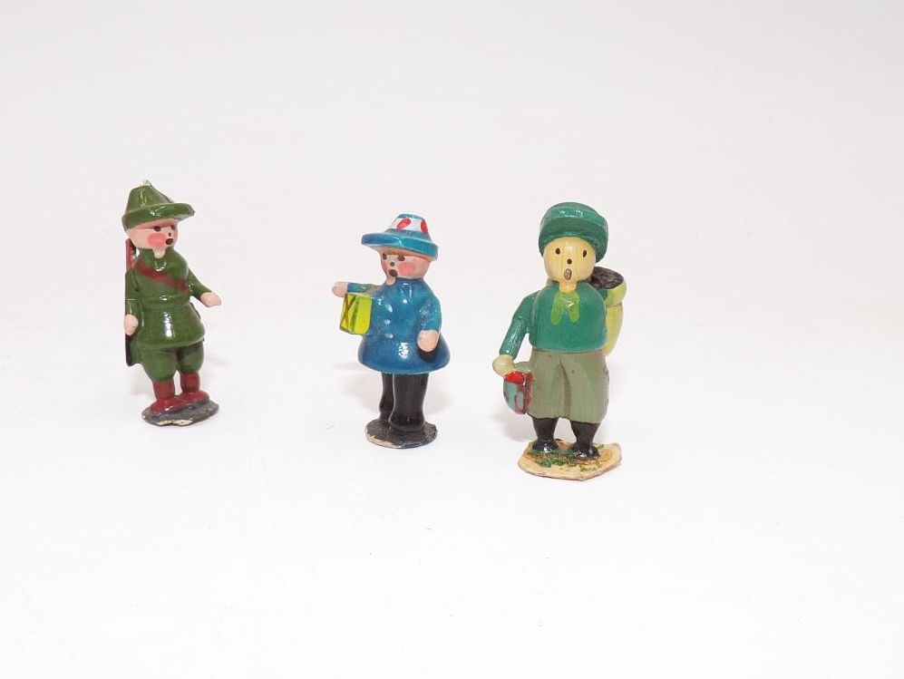 Lot alter Eisenbahn Figuren Erzgebirge Mitropa Zeitungswagen Lot alter Eisenbahn Figuren Erzgebirge Mitropa Zeitungswagen