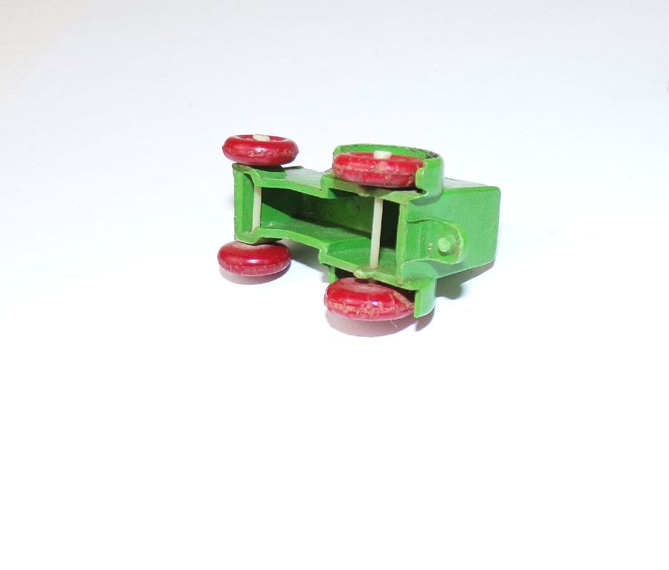 Iges Traktor grün mit Anhänger in rot DDR H0 Modelle Iges Traktor grün mit Anhänger in rot DDR H0 Modelle