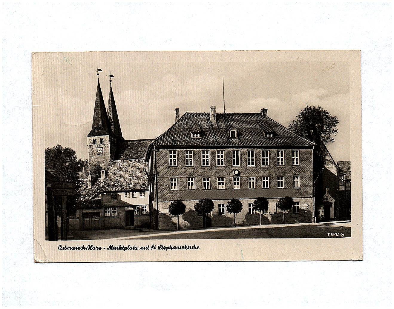 Ak Marktplatz Osterwieck mit Stephaniekirche 1956 DDR Ak Marktplatz Osterwieck mit Stephaniekirche 1956 DDR