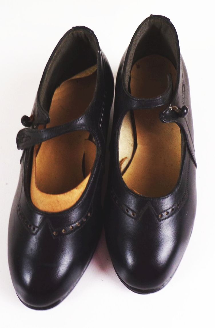 Schuhe für Mädchen Leder Größe 28 aus den 1930er OVP Nos Spangenschuh Schuhe für Mädchen Leder Größe 28 aus den 1930er OVP Nos Spangenschuh