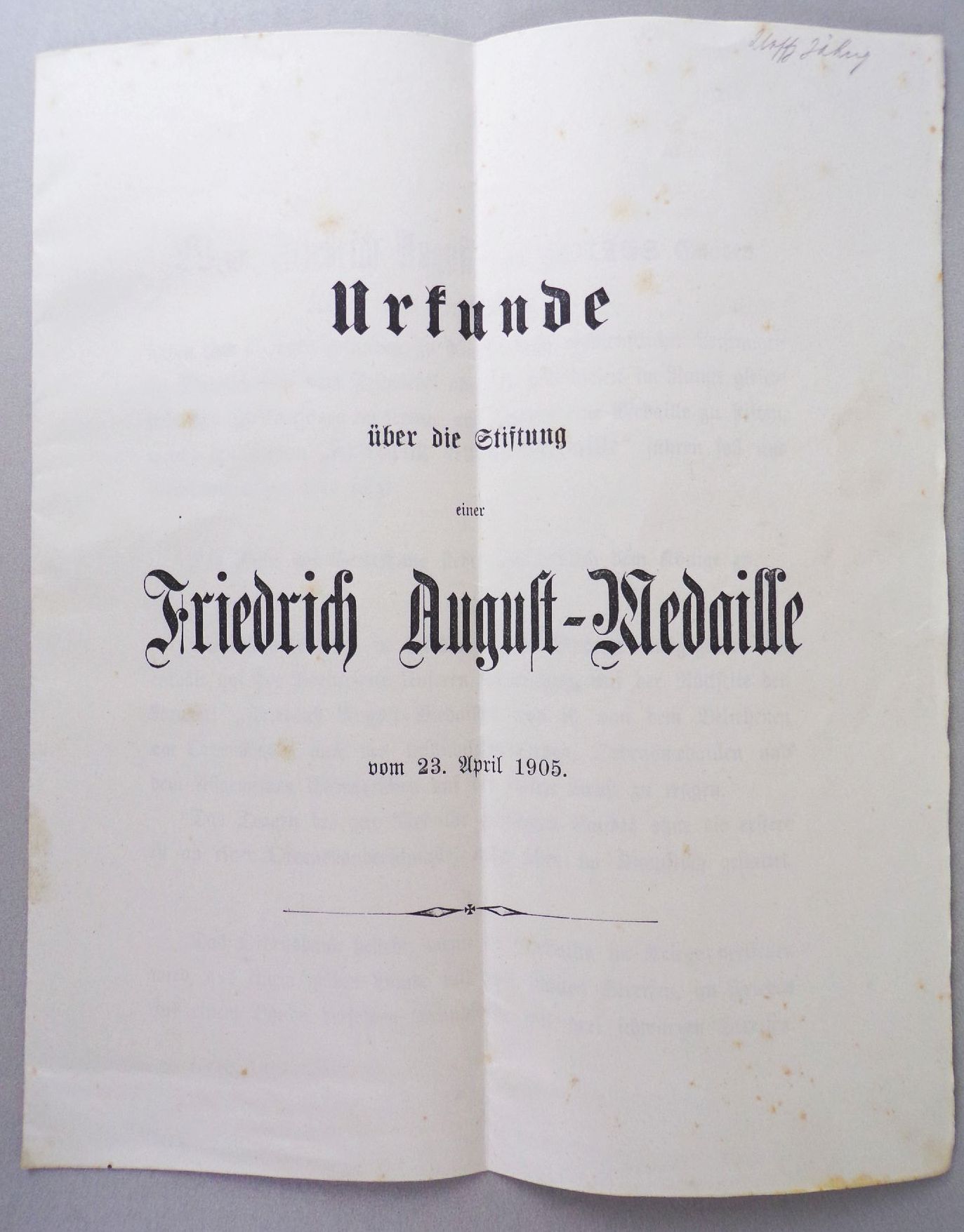 Besitzzeugnis Friedrich August Medaille Silber 1917 Im Felde 46 Landwehr Division von Watzdorf Besitzzeugnis Friedrich August Medaille Silber 1917 Im Felde 46 Landwehr Division von Watzdorf