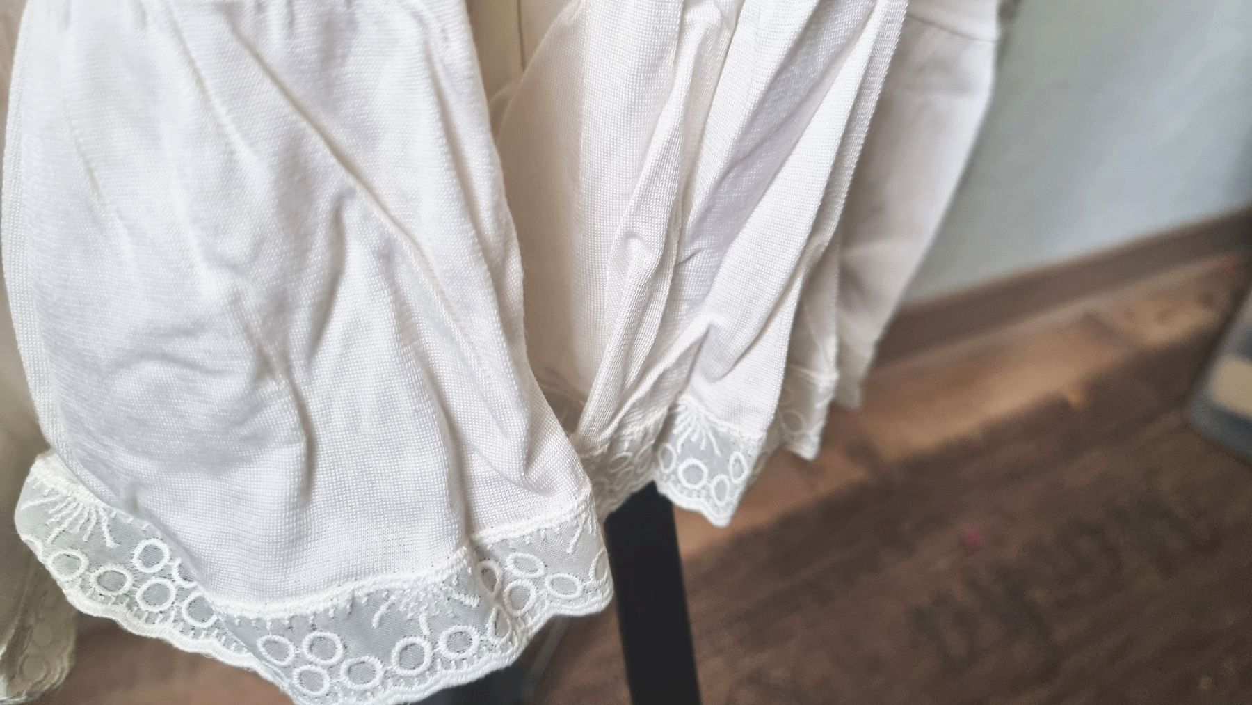 Damen Nachthemd Vintage weiß mit Spitze Negligee Damen Nachthemd Vintage weiß mit Spitze Negligee