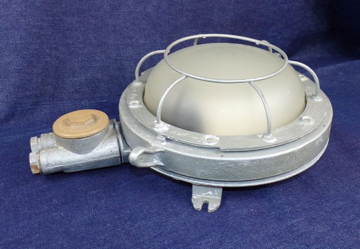 Alte Bunkerleuchte Rund E14 E27 Wandlampe Deckenleuchte Ex Gitter 