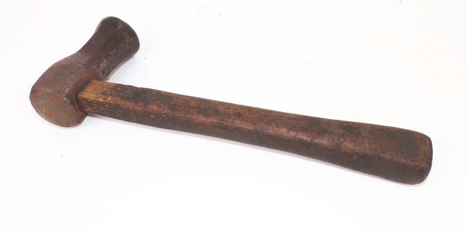 Alter Ziselierhammer Holzgriff handgeschmiedeter Hammer