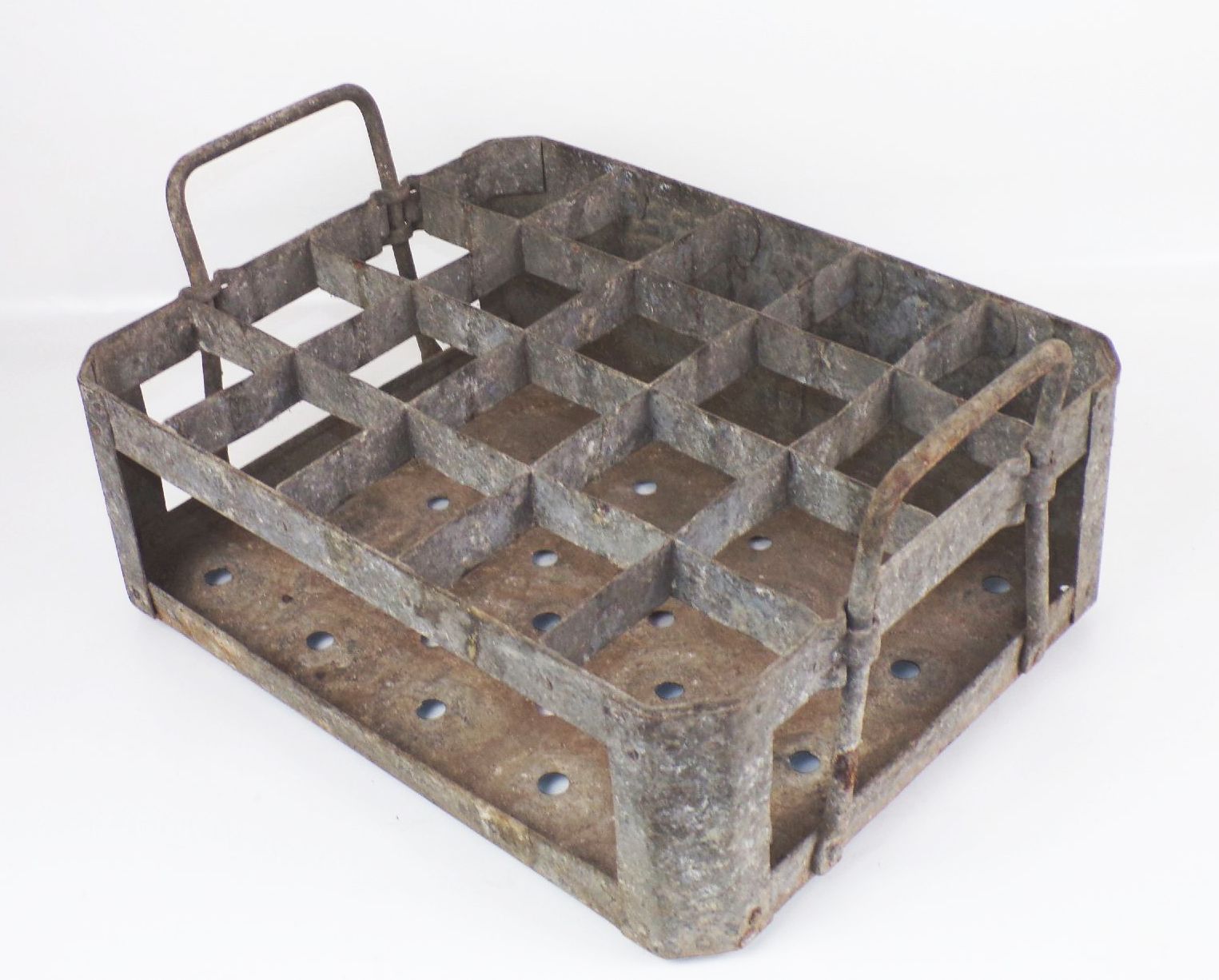 Alter Bierkasten Aktien Brauerei Löbau Metall Flaschenkasten 