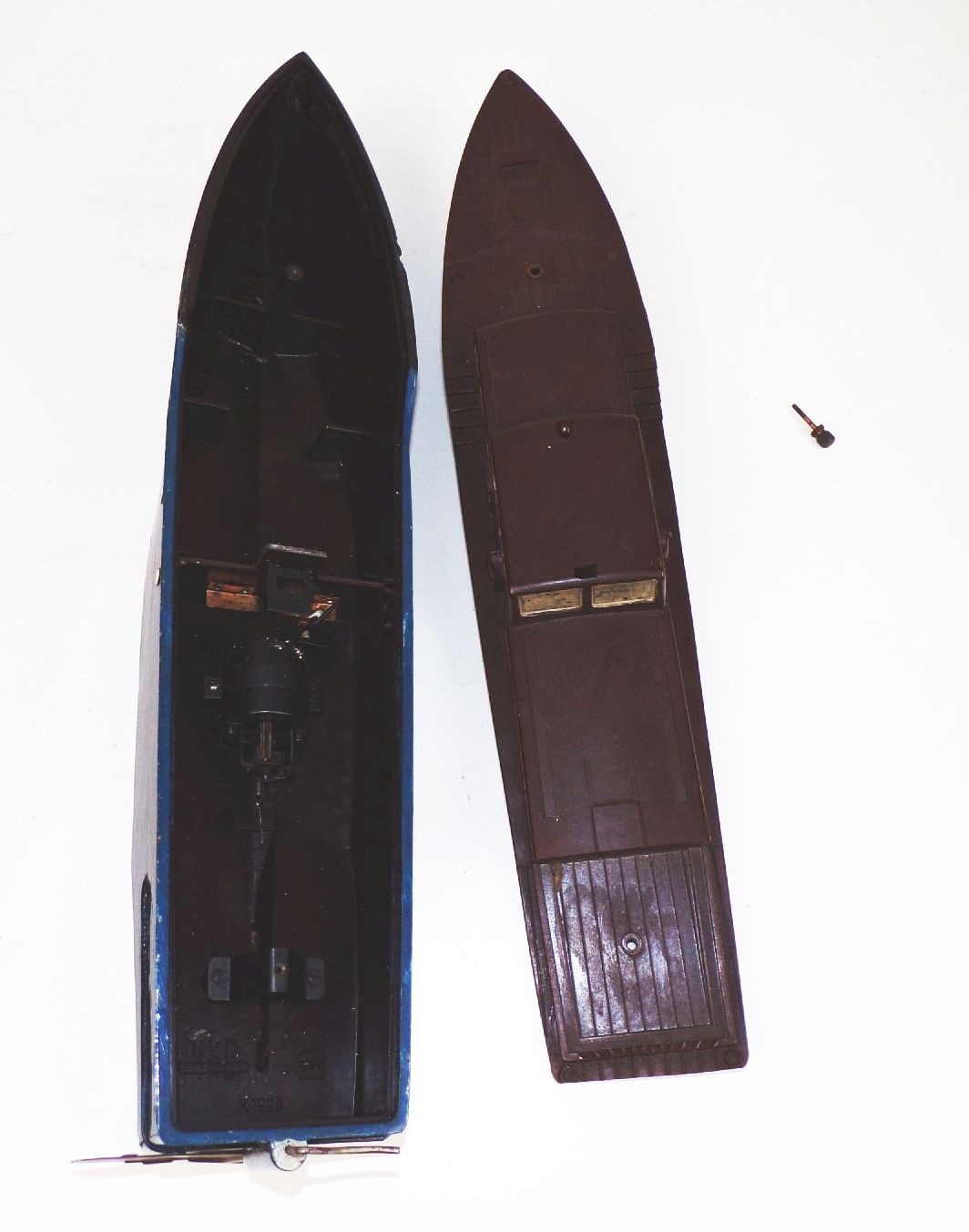 Piko Motorboot Bakelit Ausführung mit Motor Originalkarton 1950 er 