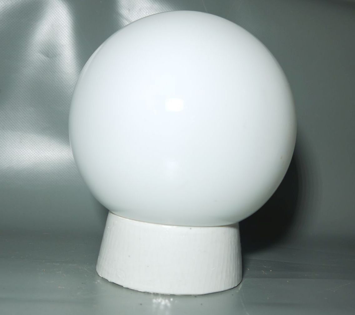 Alte Kugellampe Glas Kellerlampe Weiß Porzellan Fassung Deko Leuchte