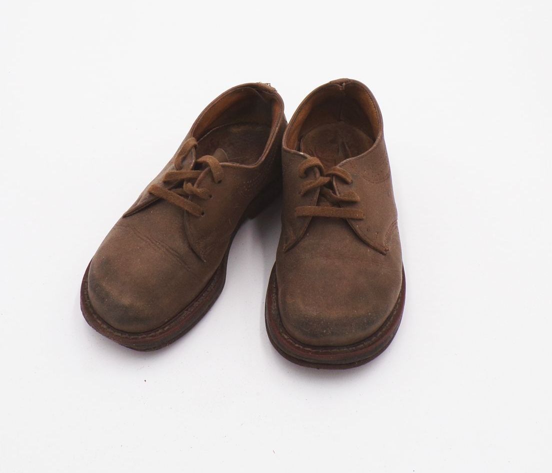 Alte Schuhe aus Leder Kinderschuhe Größe 30 Deko Vintage Straßenschuhe