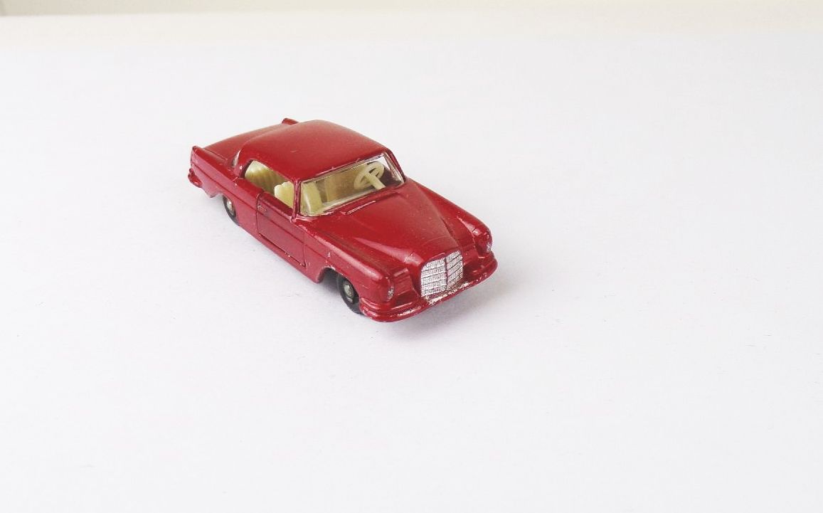 Altes Matchbox Lesney Modellauto Mercedes Benz 220 SE Rot Altes Matchbox Lesney Modellauto Mercedes Benz 220 SE Rot